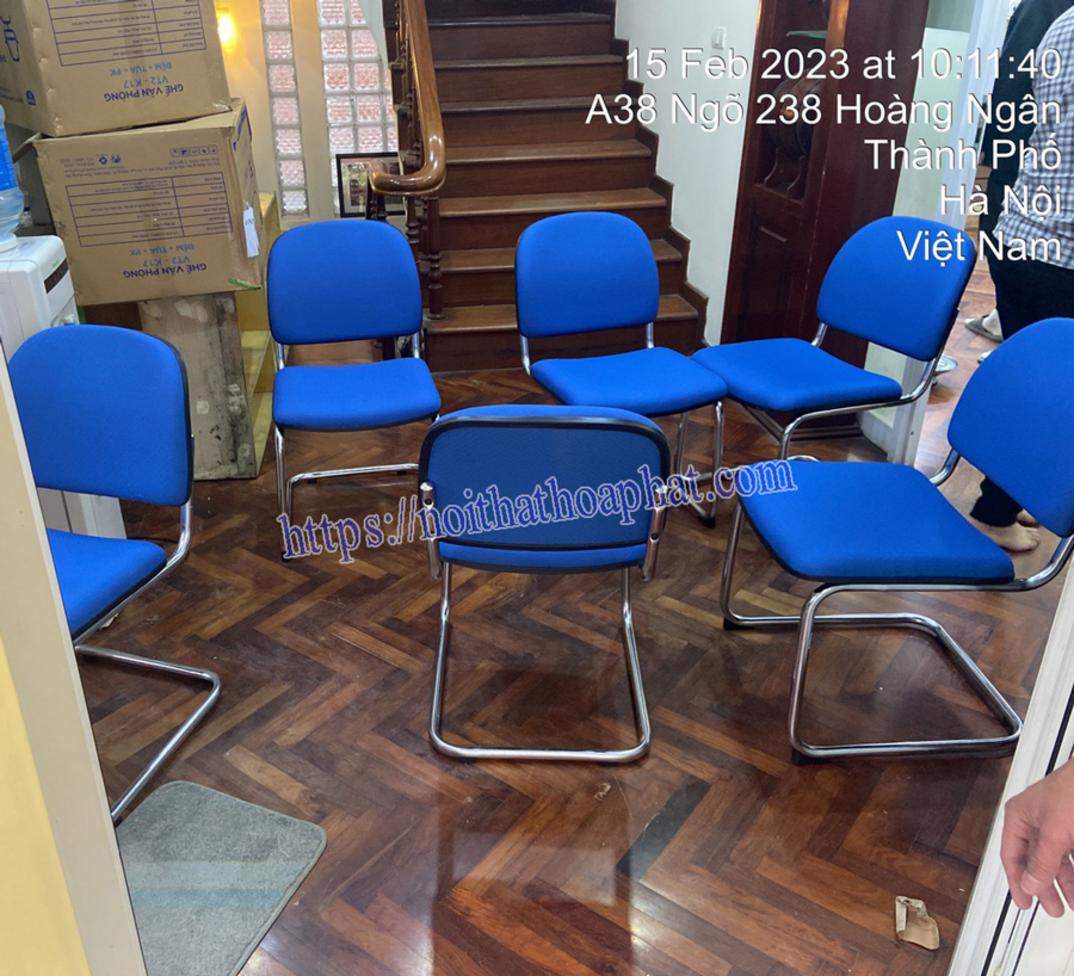 Khung thép mạ và sơn tĩnh điện bền bỉ