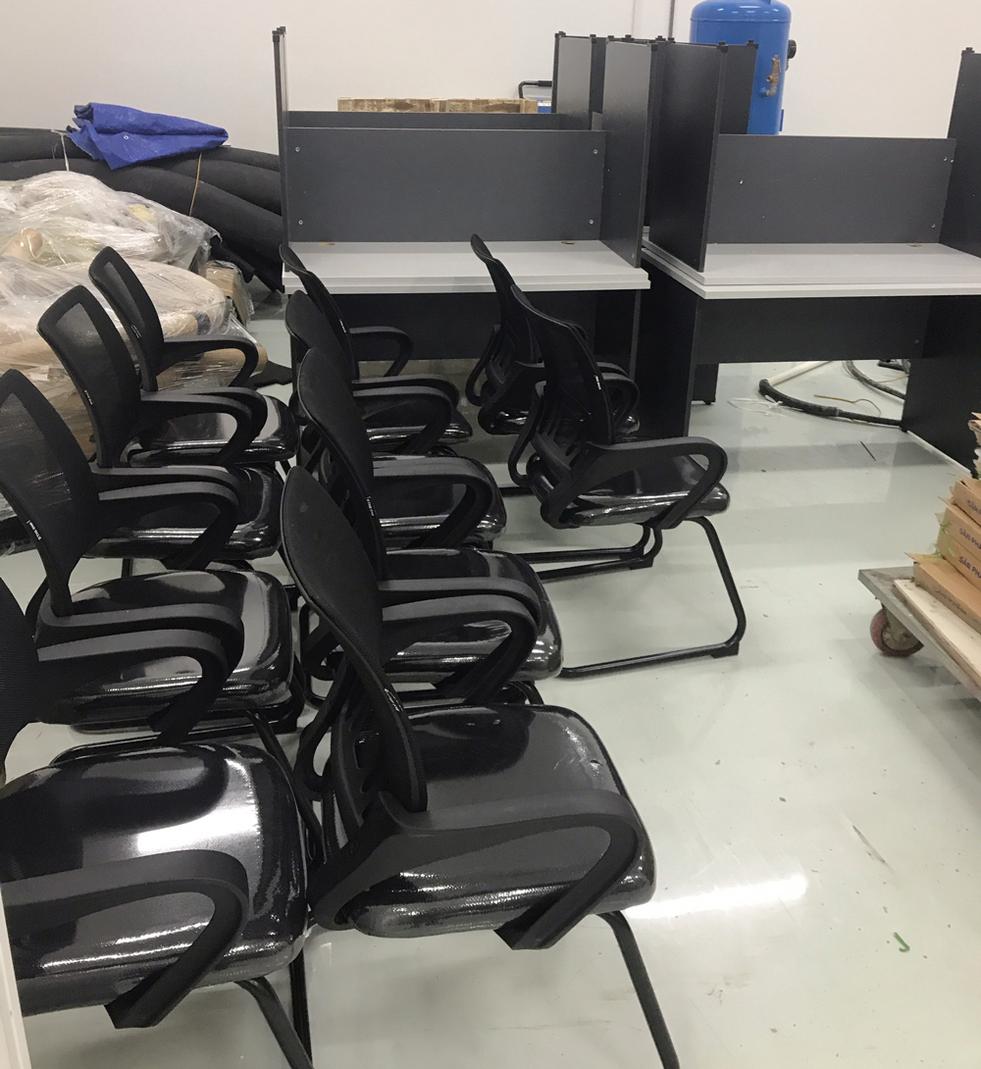 Ghế họp tựa lưới GL426 - Chân quỳ ổn định