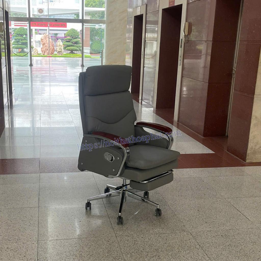 Khung gỗ chắc chắn và bền bỉ Ghế lãnh đạo BC03