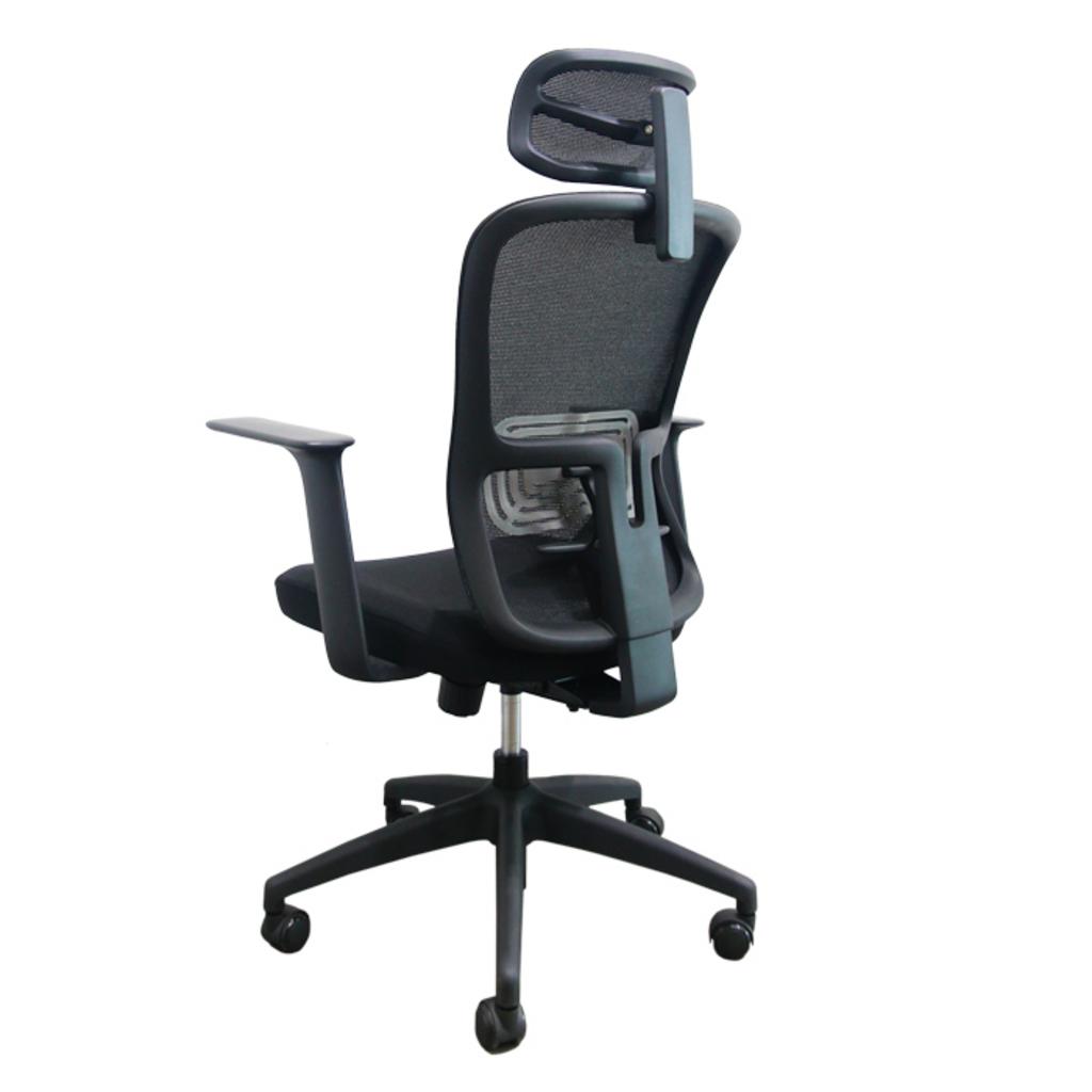 Lưng lưới thoáng khí hỗ trợ thông gió hiệu quả