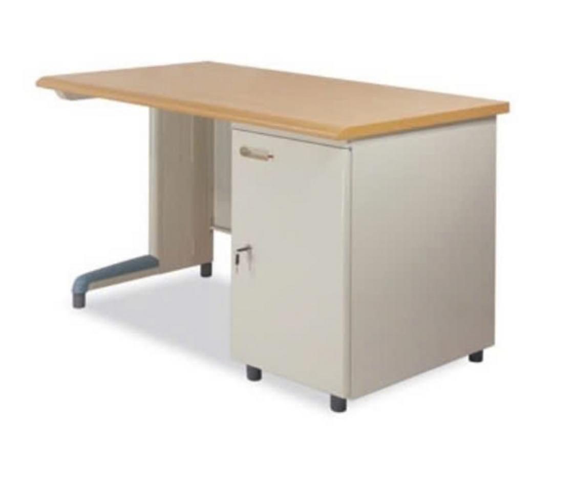 anh can canh mat ban hoc keo khung chan thep mau kem 1