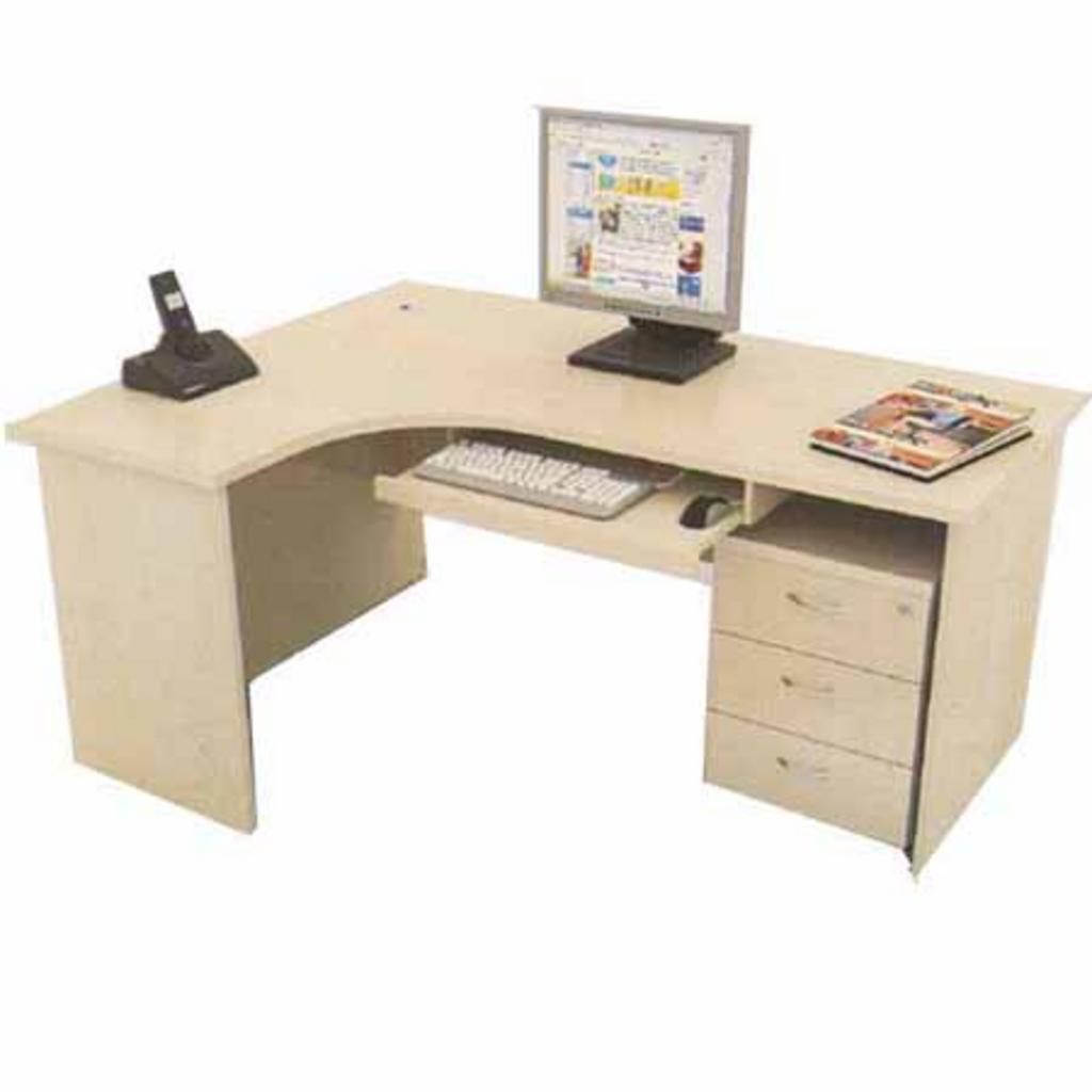 Bàn BLP18CT-HS1 giúp tăng hiệu quả làm việc nhờ thiết kế rộng rãi và tiện nghi.