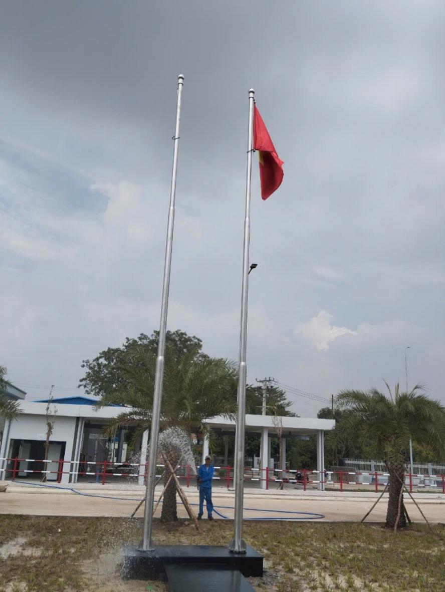 Bề mặt sáng bóng, ít bảo dưỡng