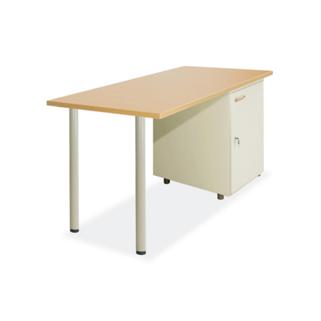 Chân bàn có thể tăng chỉnh chiều cao phù hợp và bảo vệ sàn nhà hiệu quả