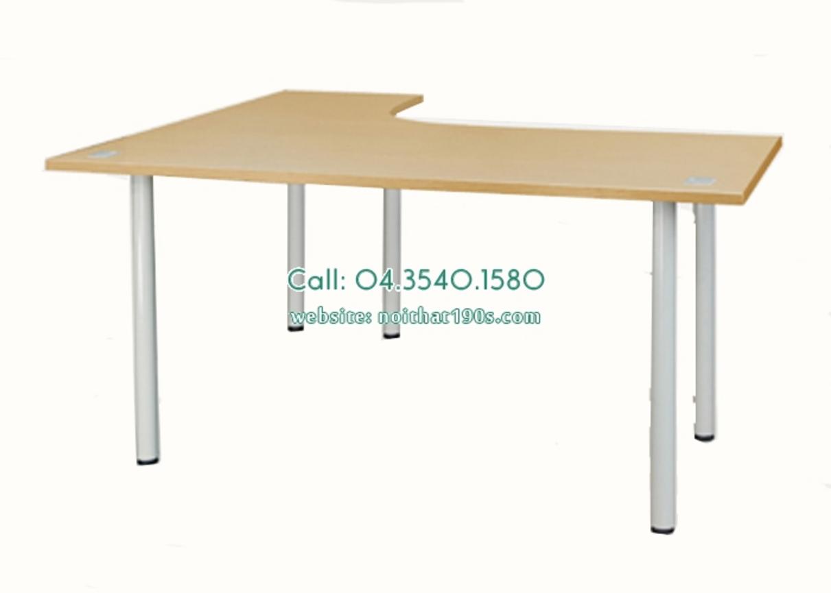 Chân bàn tăng chỉnh chiều cao phù hợp với nhiều tư thế ngồi giúp bảo vệ sức khỏe cột sống và tạo sự tiện nghi