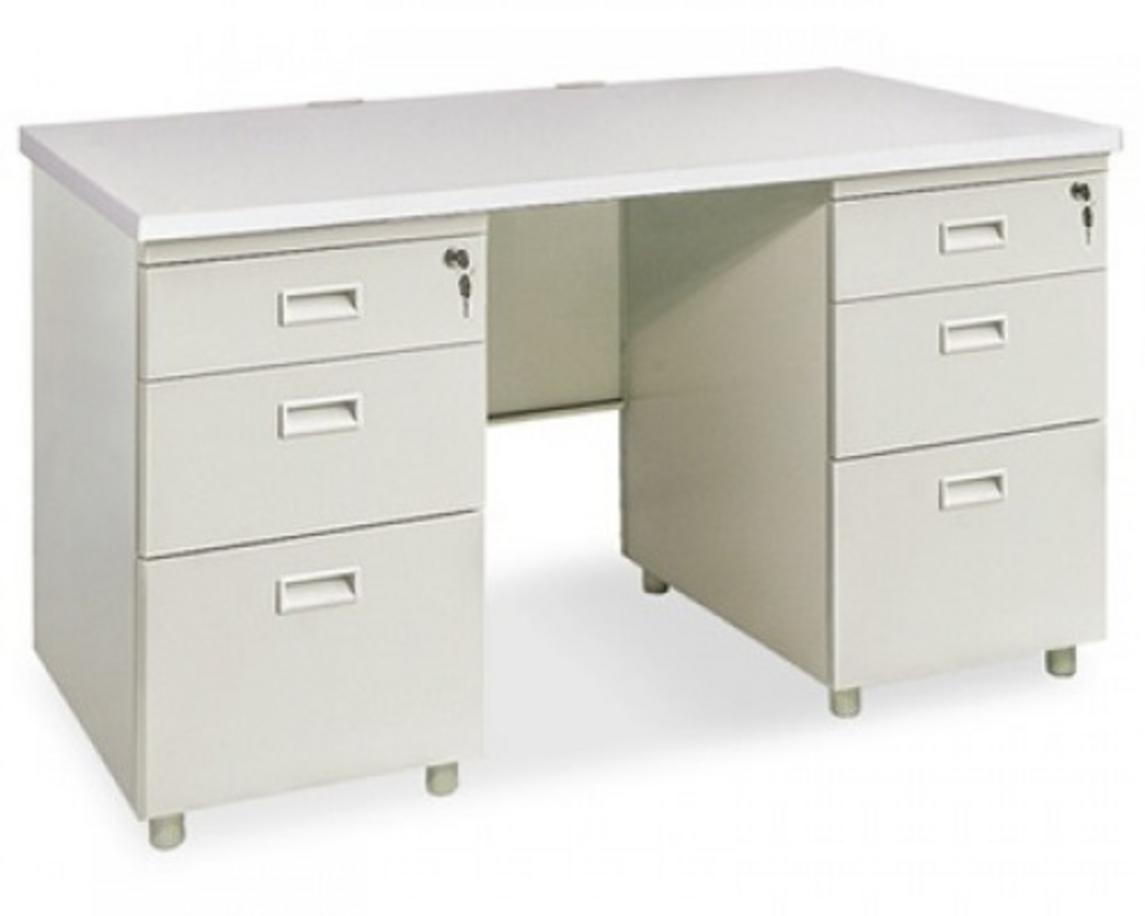 Không gian văn phòng hiện đại sử dụng bàn BSS14H3 xanh kem rộng rãi