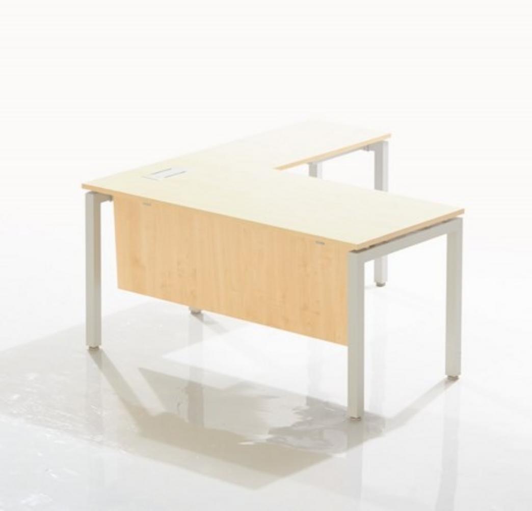 Mặt bàn Melamine dễ vệ sinh, giữ bề mặt bàn luôn sáng bóng