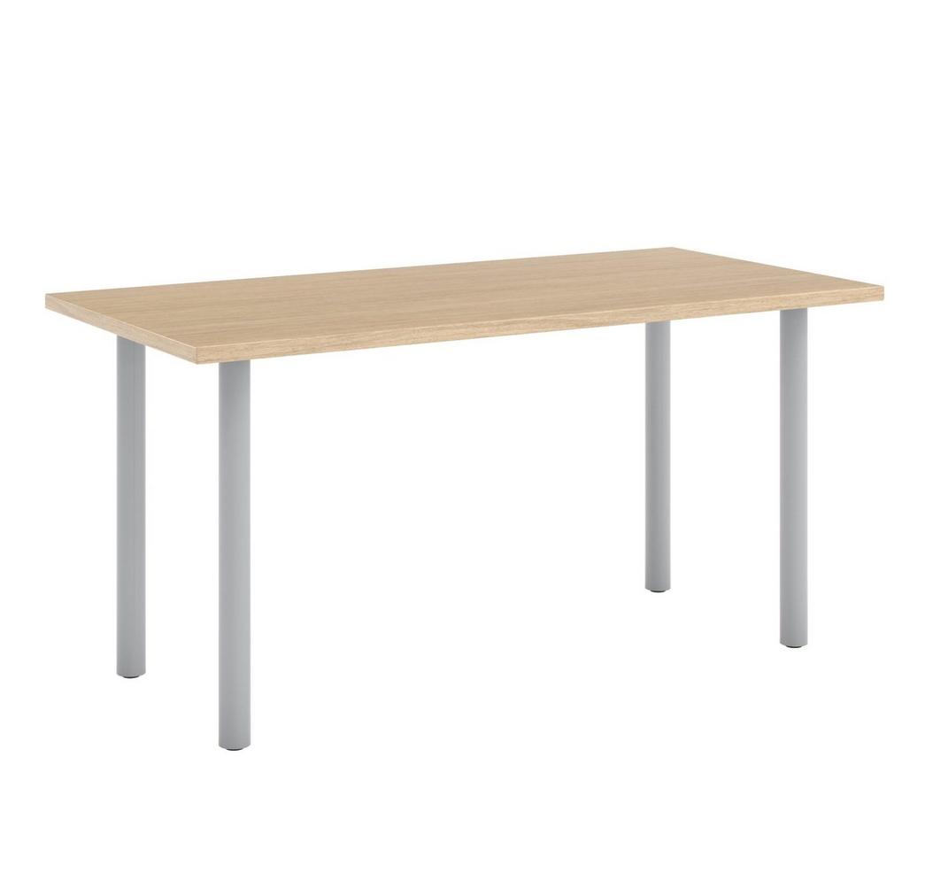 nguoi dung lau ban lam viec bang khan mem dung cu bao duong on gian ben canh