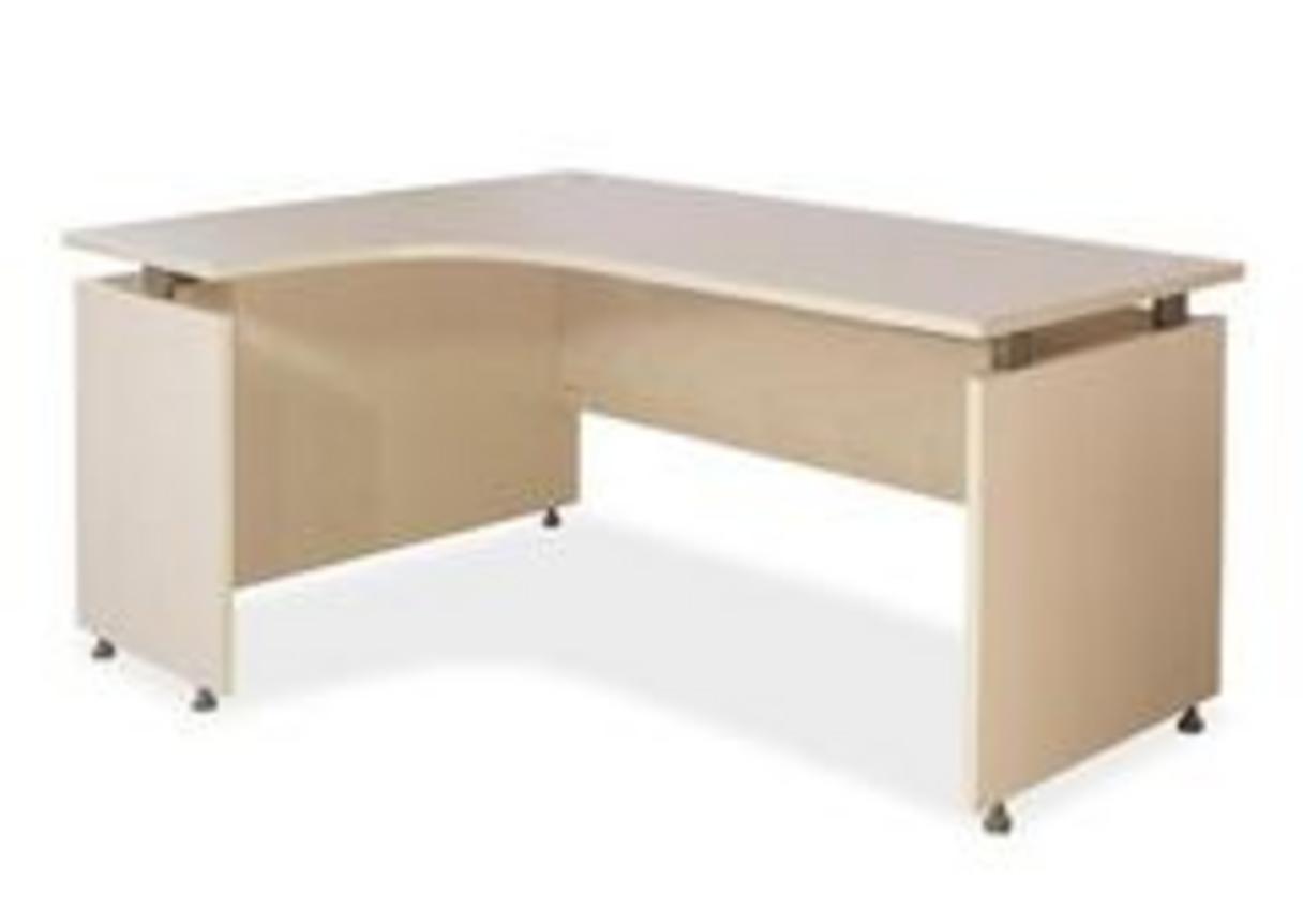 Bàn phù hợp đa dạng môi trường làm việc từ văn phòng đến tại nhà