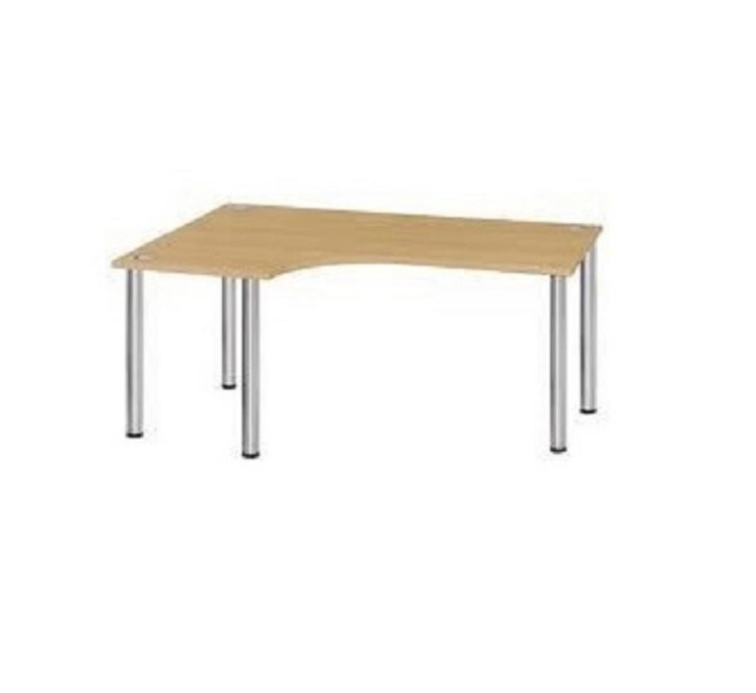 Thiết kế bàn chữ L thuận tiện phối ghế văn phòng phong cách.