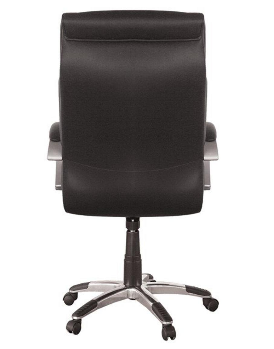 Chân ghế hợp kim nhôm bền bỉ, chắc chắn và thẩm mỹ cao.