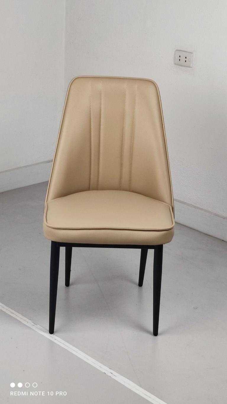 Đệm lưng áp dụng công nghệ hỗ trợ cột sống tối ưu.