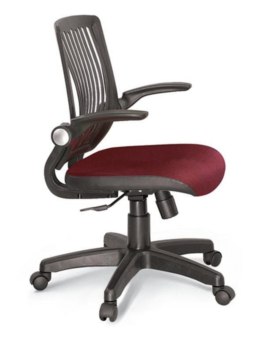 Đệm mút bọc vải lưới êm ái, thoáng khí cho cảm giác ngồi dễ chịu.