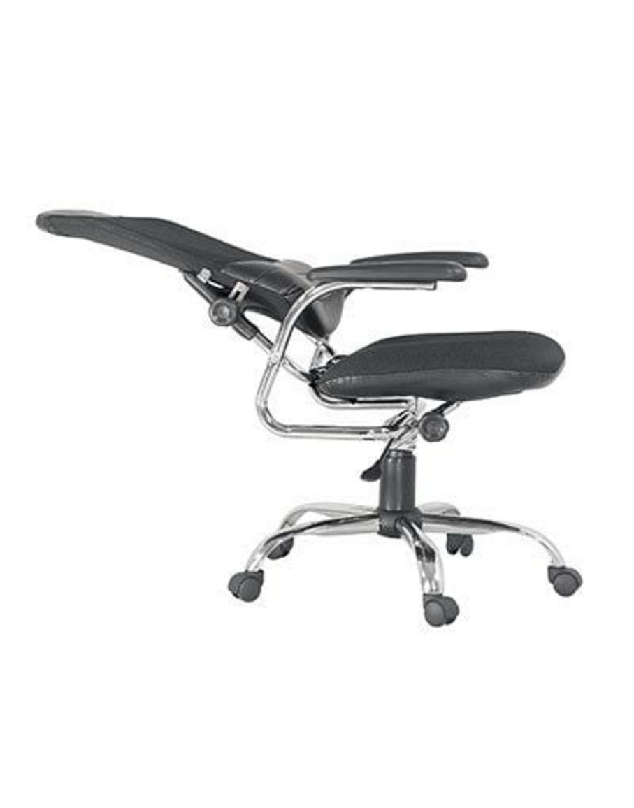 Ghế xoay GX207-M với khả năng ngả lưng tối đa 180 độ.