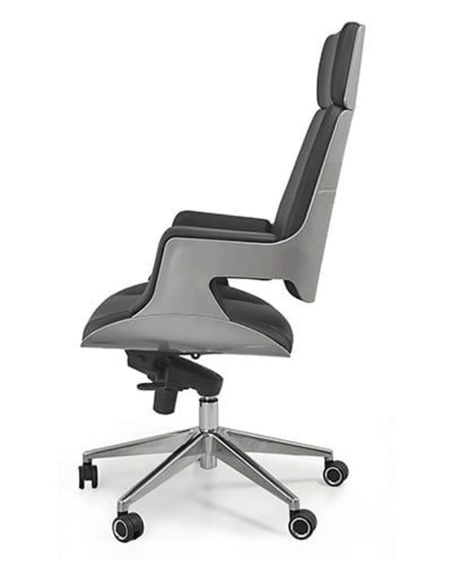 Thiết kế lưng cao sang trọng nâng đỡ hoàn hảo cho người ngồi.