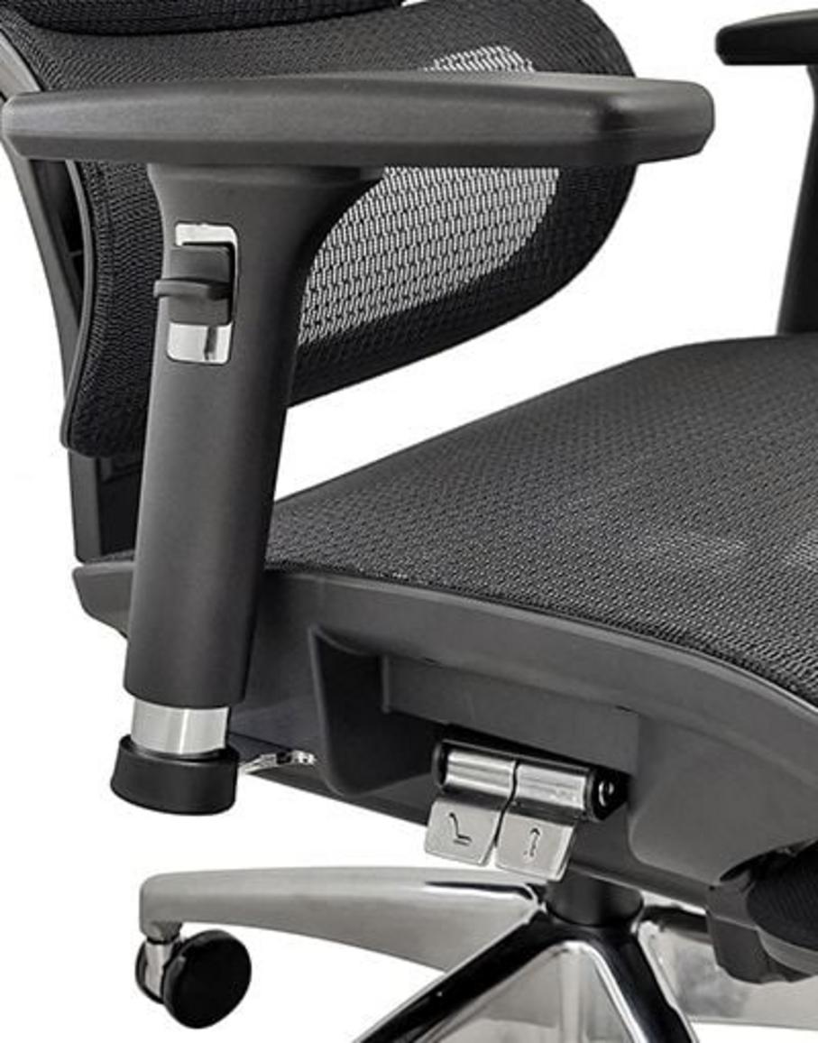 Đệm đỡ thắt lưng điều chỉnh phù hợp với từng người dùng.