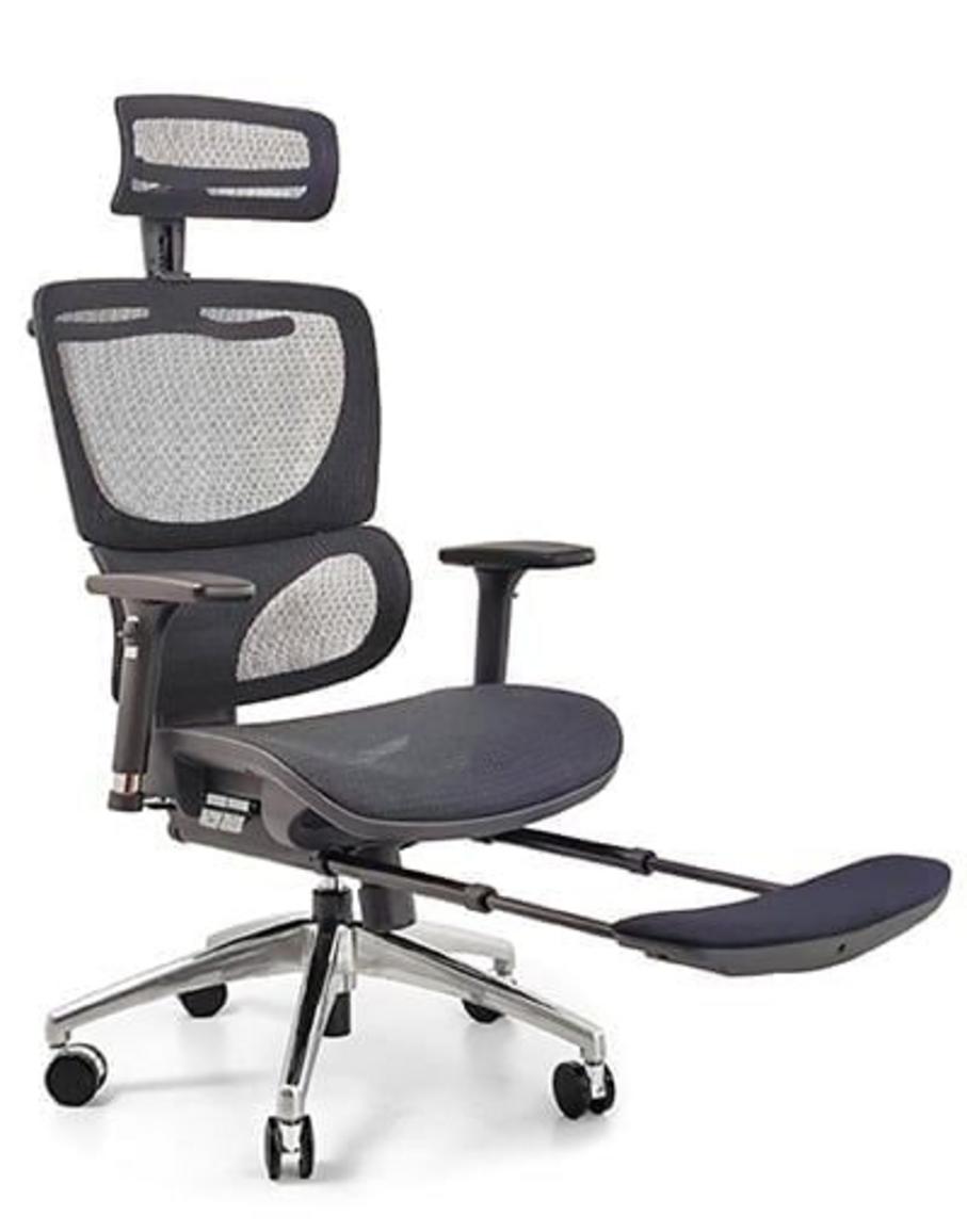 Tay ghế điều chỉnh 3D giúp tăng sự linh hoạt và thoải mái.