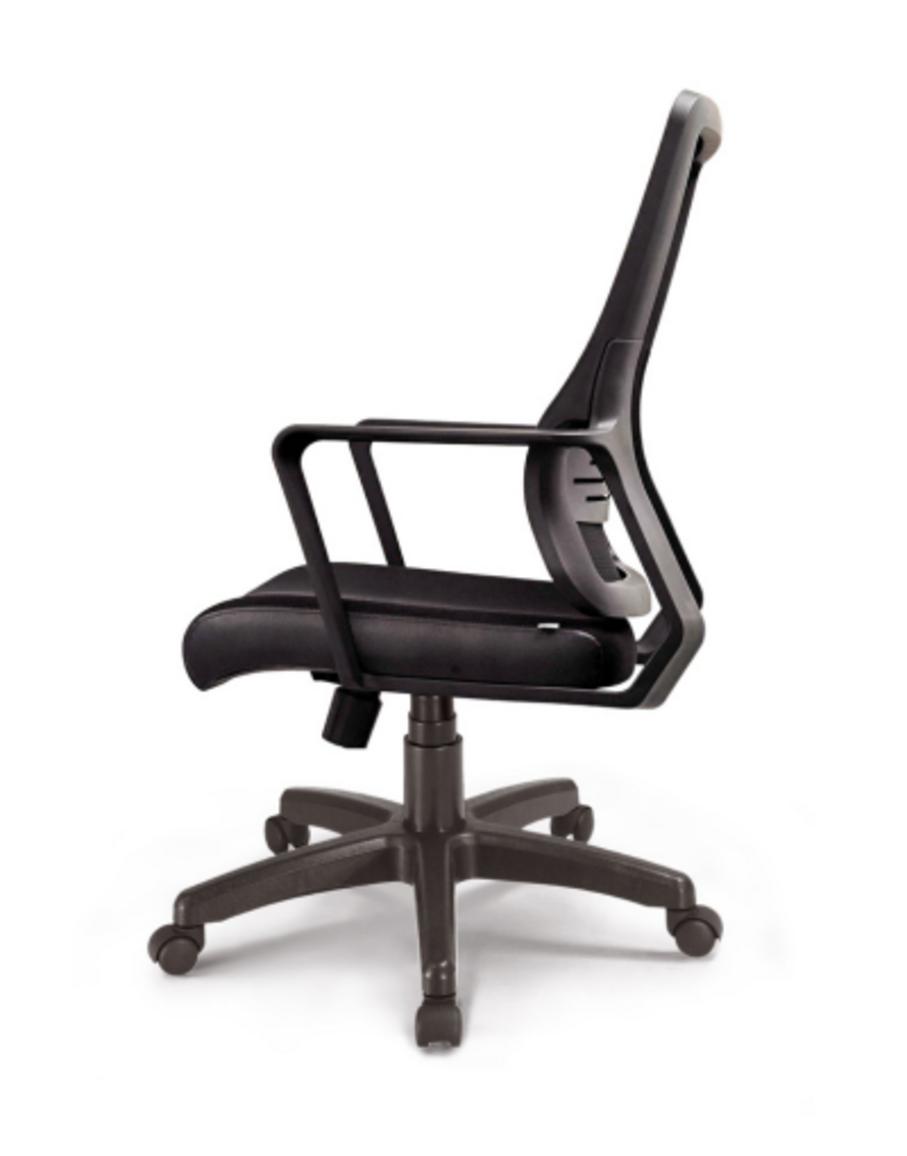 Khung nhựa PP đúc khối của Ghế xoay GX245 bền bỉ và chắc chắn.