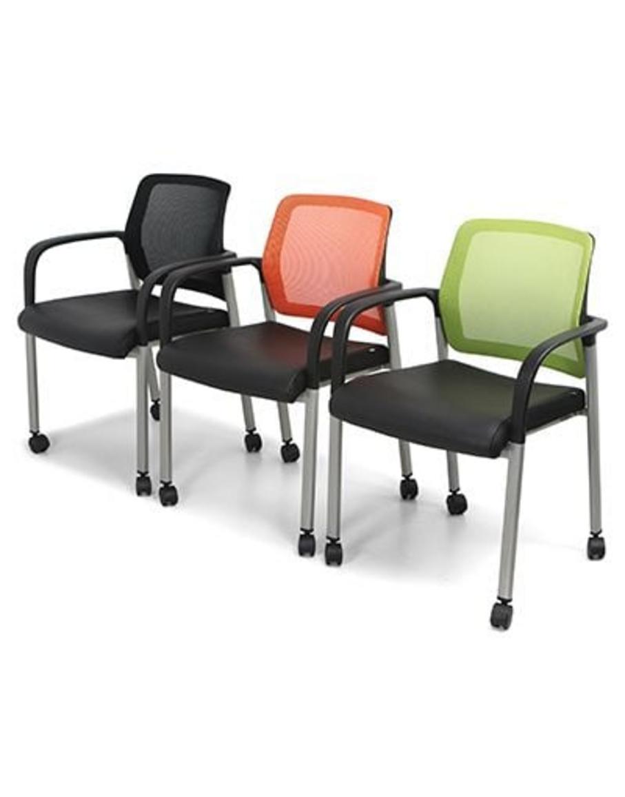 Khung thép cường độ cao với lớp sơn tĩnh điện bền bỉ của Ghế xoay GX403.