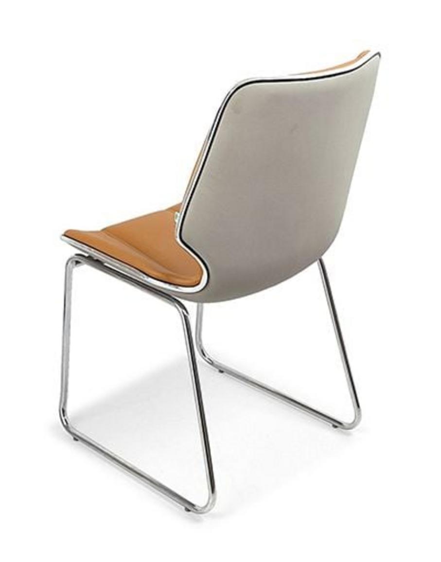 Khung thép mạ inox bền bỉ và sang trọng của Ghế tựa GT237.