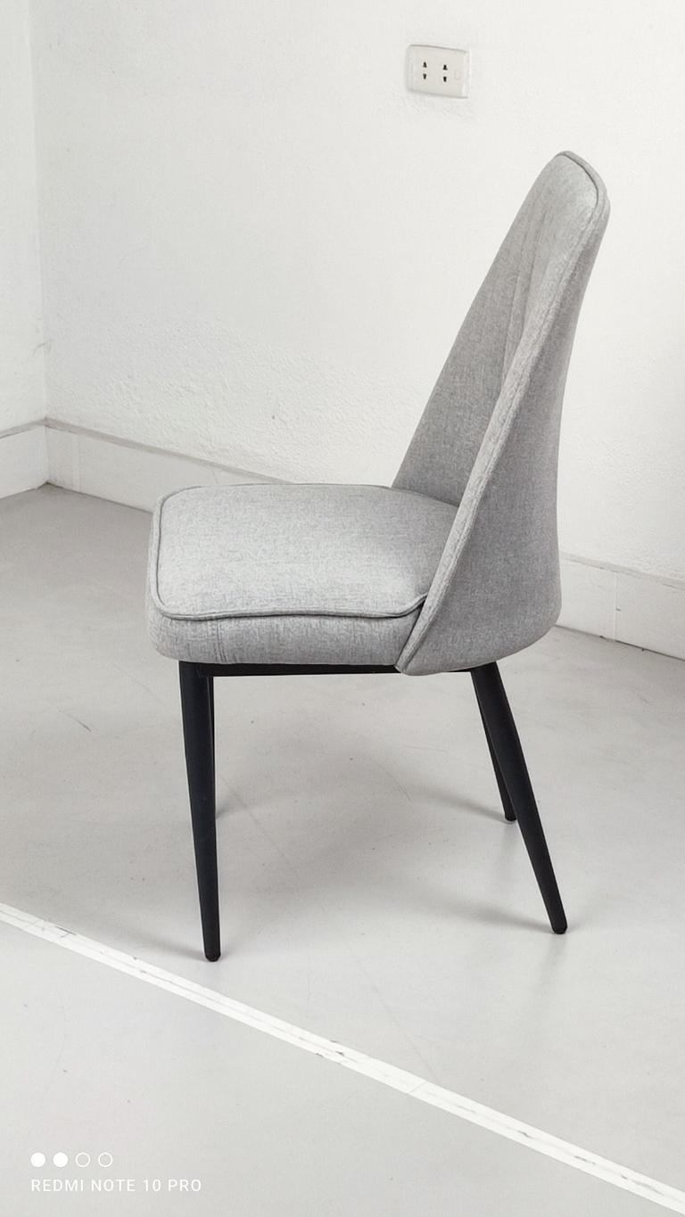 Kích thước hợp lý phù hợp nhiều không gian.