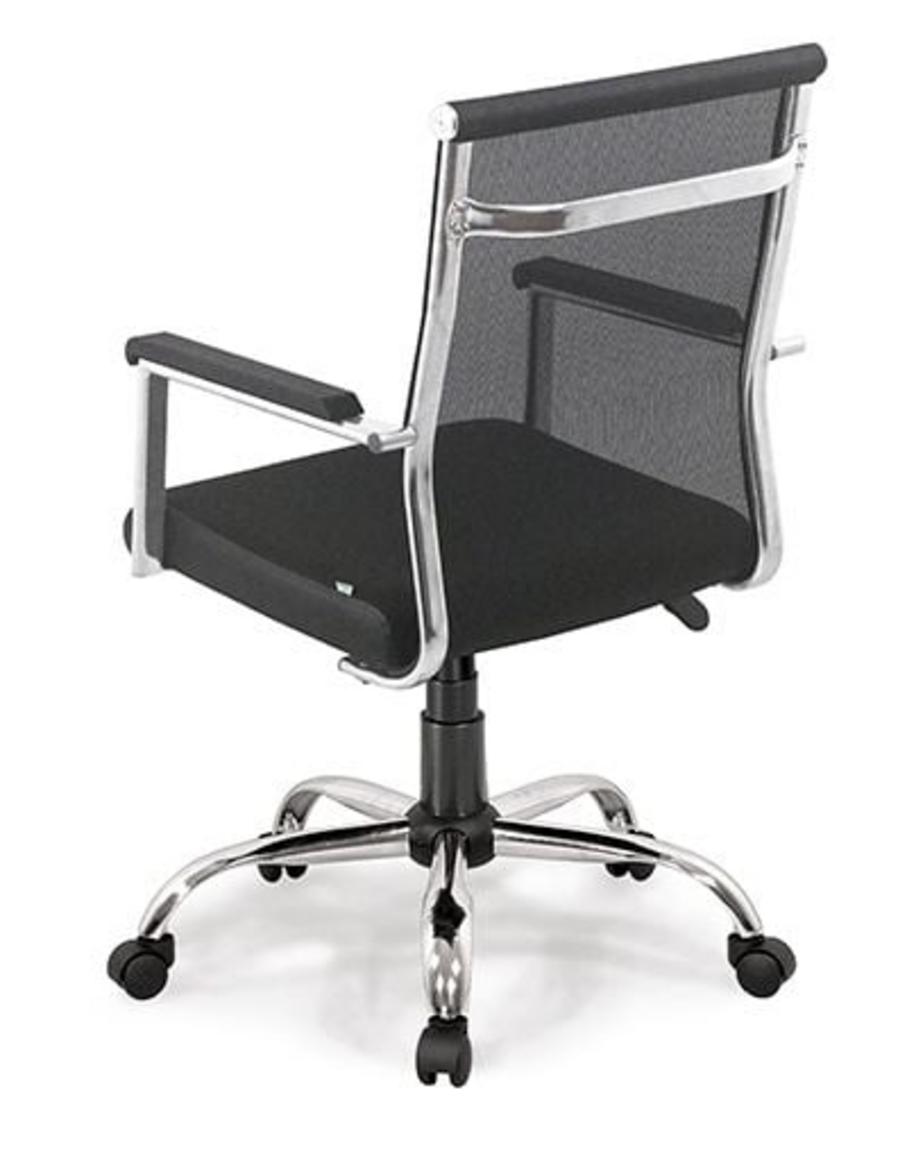 Khung thép mạ Niken-Crom tinh tế, tạo dáng ghế thanh thoát và hiện đại.