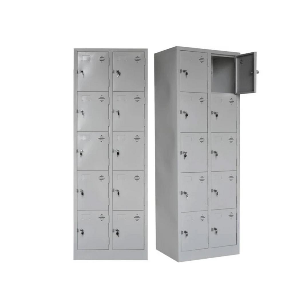 Mỗi ngăn locker riêng biệt đều có khóa an toàn giúp bảo vệ tài sản cá nhân hiệu quả.