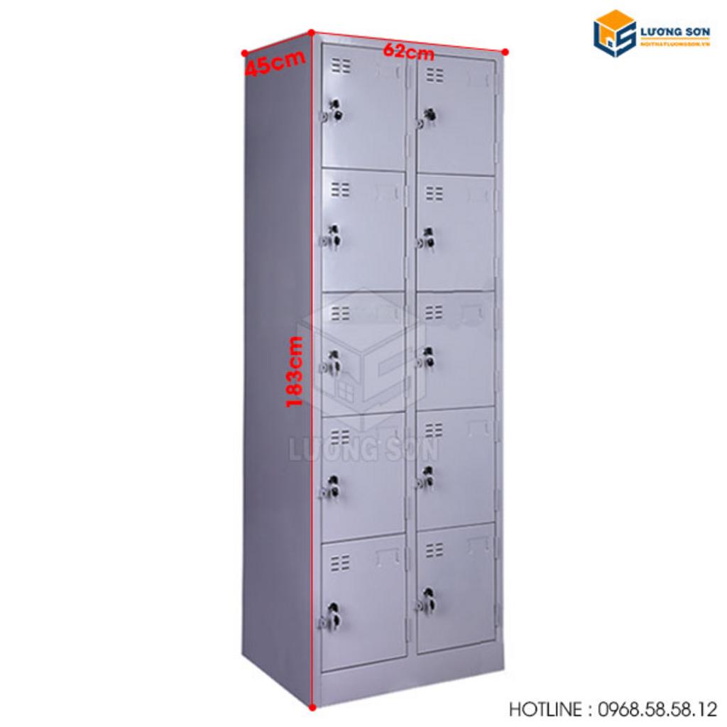 Kệ giày riêng biệt giúp giữ giày dép luôn gọn gàng, tránh bẩn sinh hoạt chung.