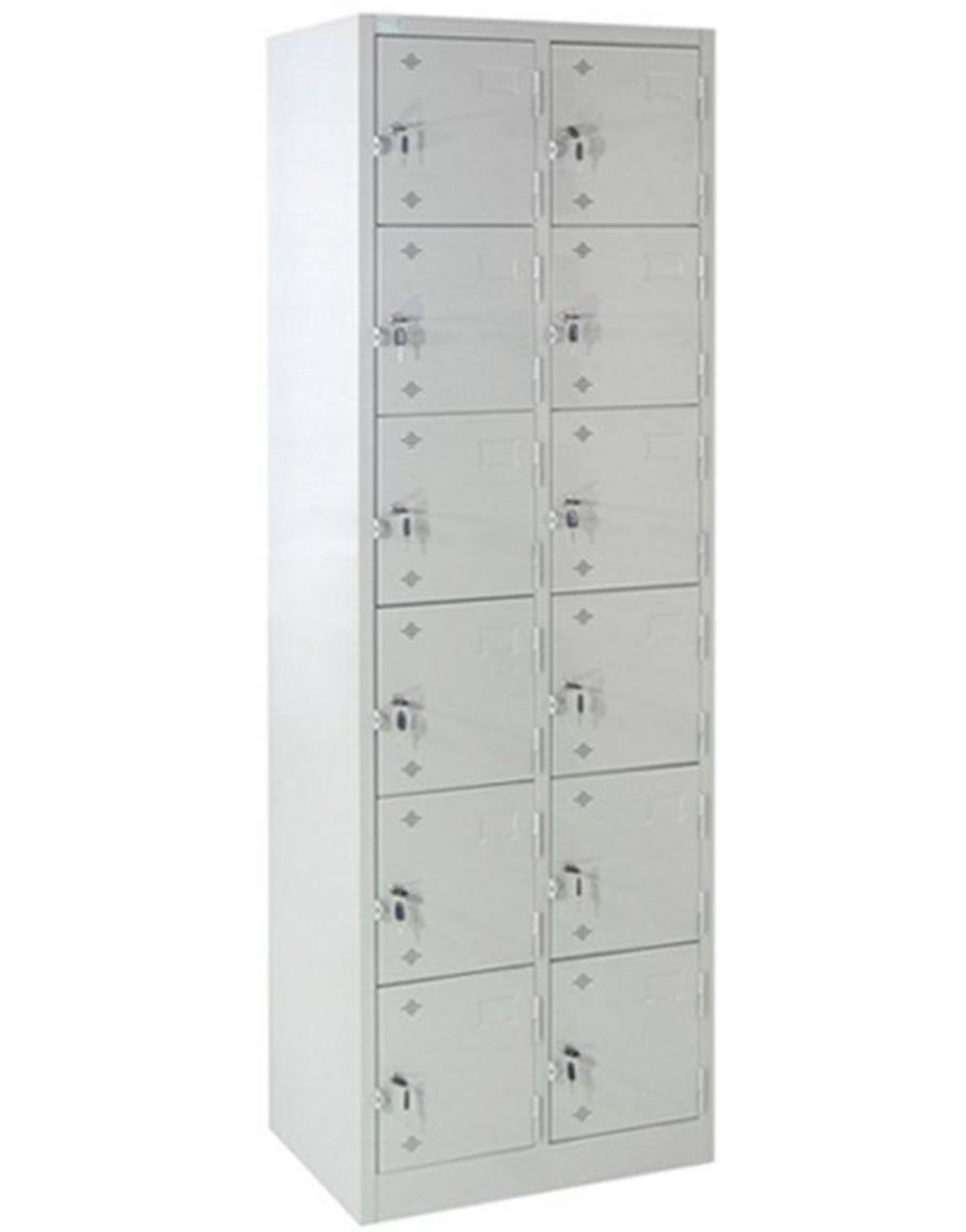 Ảnh cận cảnh khoang tủ locker 6 ngăn với khóa riêng biệt, thể hiện tính bảo mật và ngăn nắp.