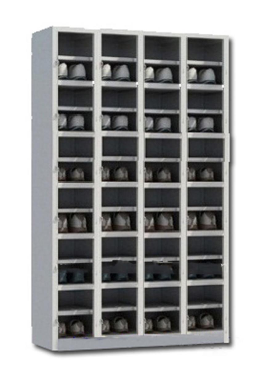 Mỗi ngăn có khóa locker riêng và tay nắm tròn — bảo mật tiện lợi cho từng cá nhân.