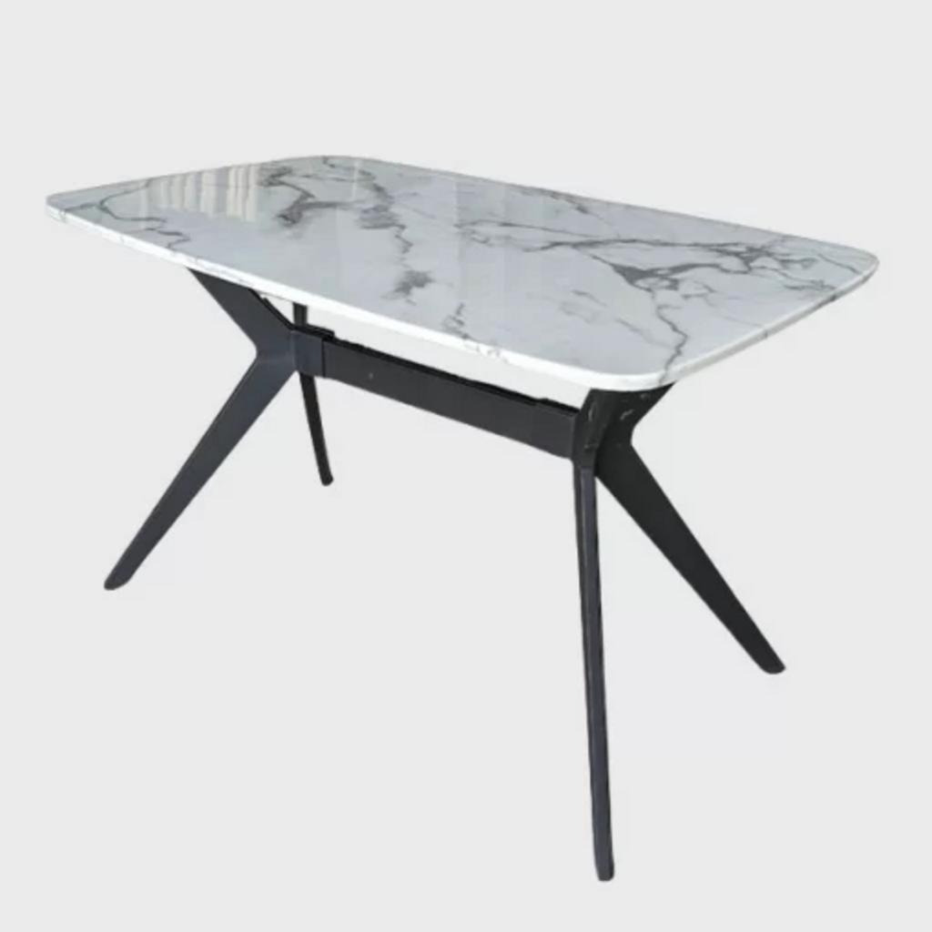 Hình ảnh tổng thể Bàn Đá với thiết kế sang trọng, thân thiện.