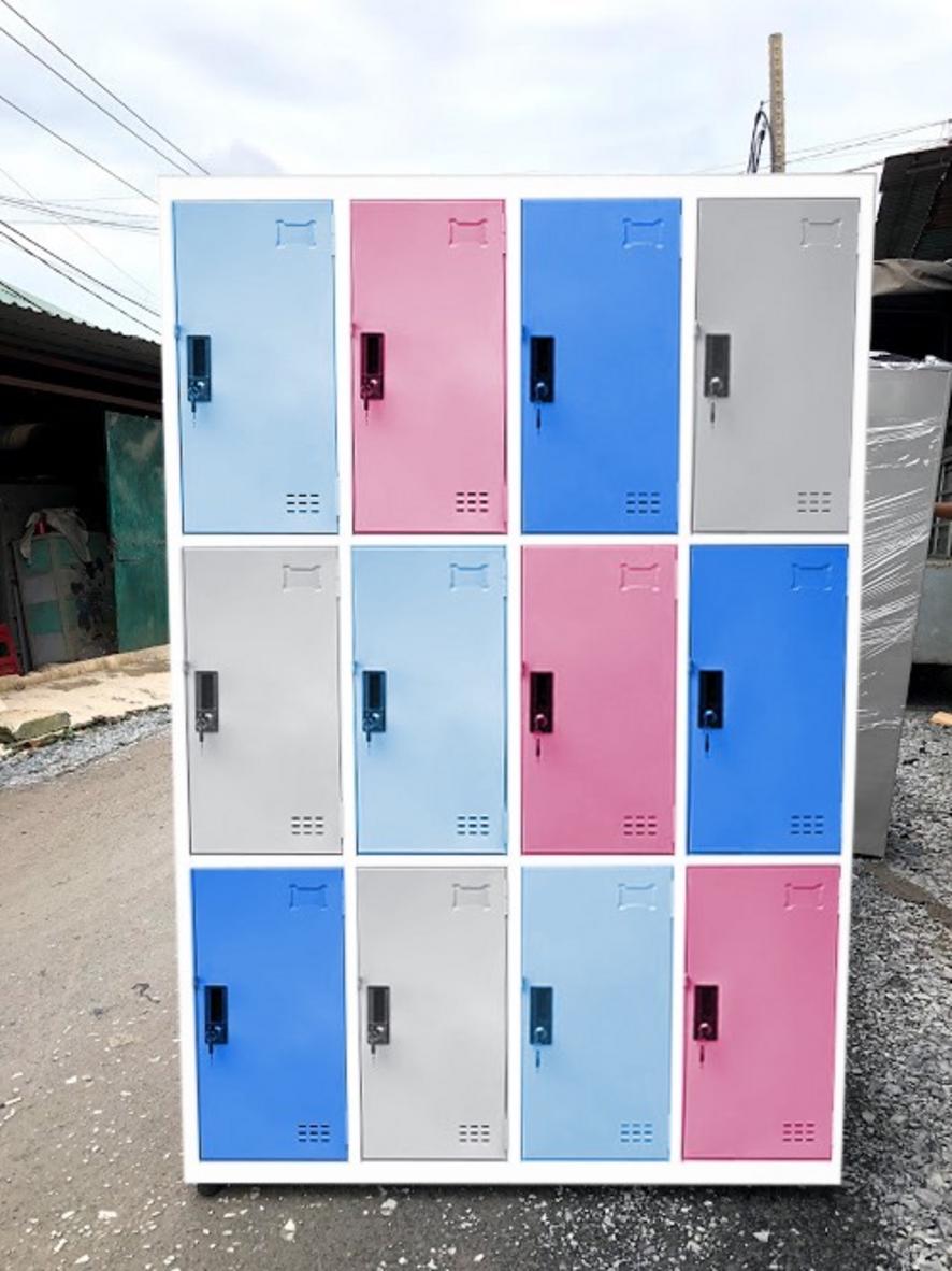 Bản lề âm đố nổi mang lại sự chắc chắn và thẩm mỹ cao cho cửa tủ.