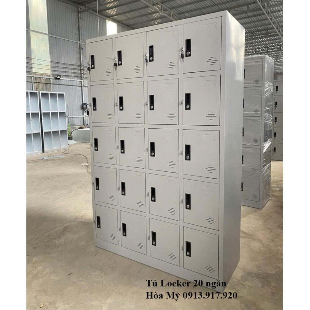 Bản lề và tai khóa móc bền bỉ, nâng cao bảo mật.