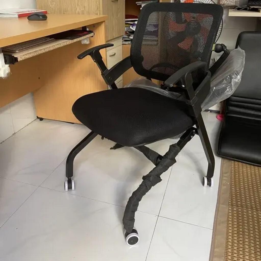 Bánh xe nhựa PU giúp di chuyển Ghế xếp DP453 thuận tiện và nhẹ nhàng.