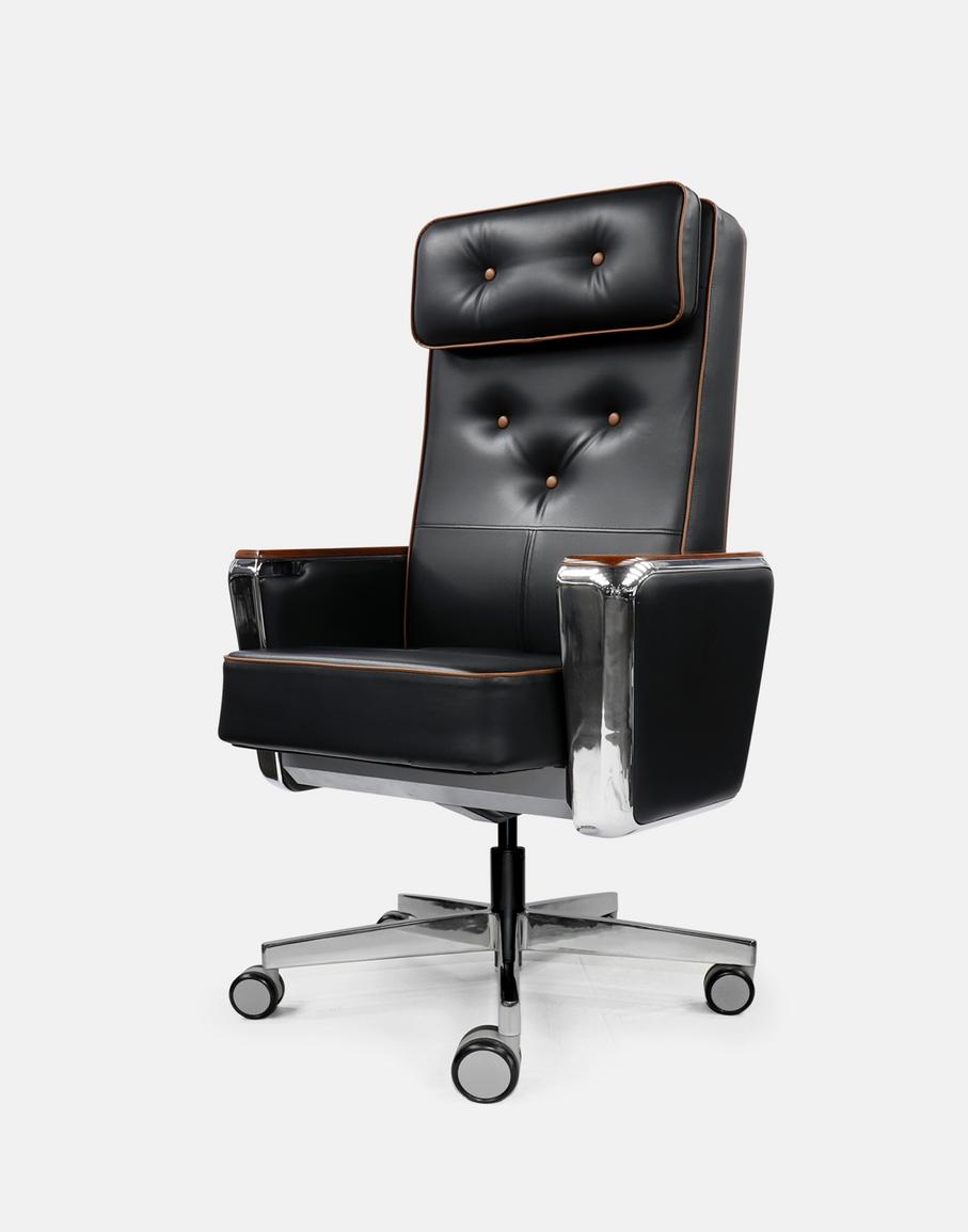 Bánh xe Nylon — lăn êm, bền trên sàn gỗ và thảm.