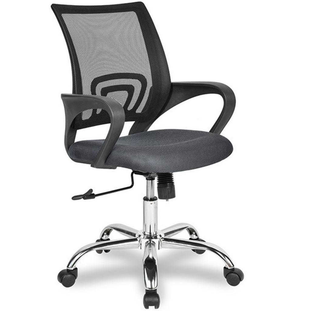 Bánh xe nylon linh hoạt giúp di chuyển ghế nhẹ nhàng và bảo vệ bề mặt sàn.