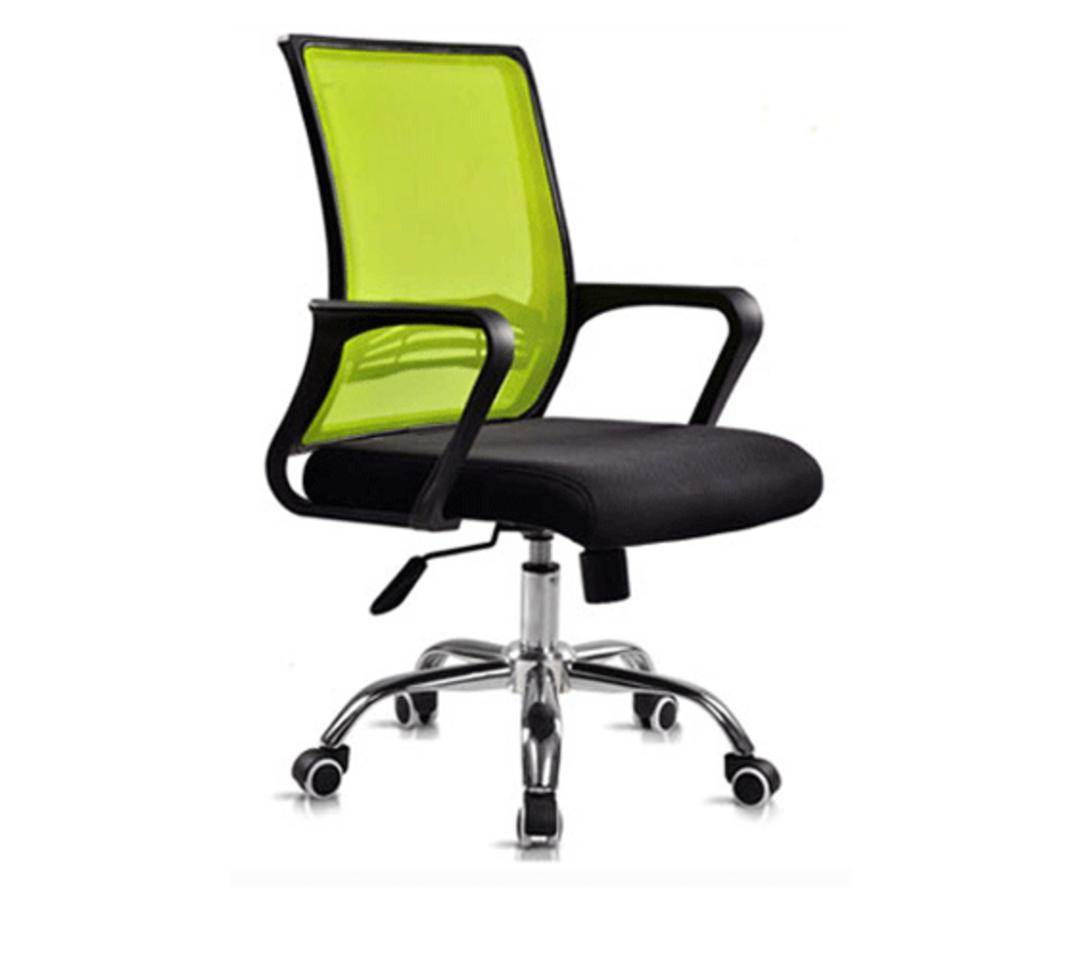 Ảnh bánh xe nylon linh hoạt của ghế DP 501TN, phù hợp cho mọi bề mặt sàn.