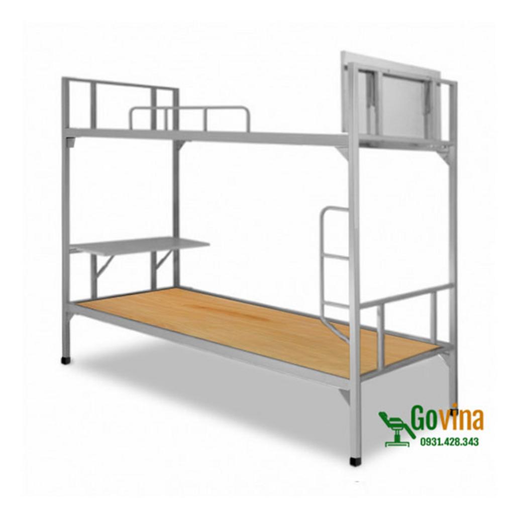 Hình ảnh kỹ thuật viên thân thiện, tận tâm phục vụ khách hàng tại nhà trong thời gian bảo hành.