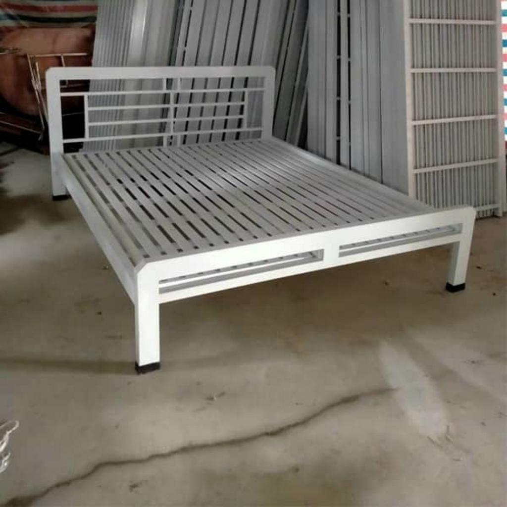 Ưu đãi bảo hành 24 tháng và miễn phí vận chuyển tại TP.HCM, tạo sự an tâm và tin tưởng.