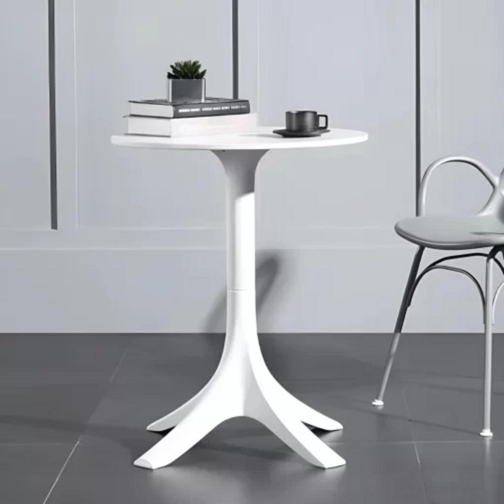 Thiết kế chân bàn 4 sao giúp bàn đứng vững và chịu lực hiệu quả.