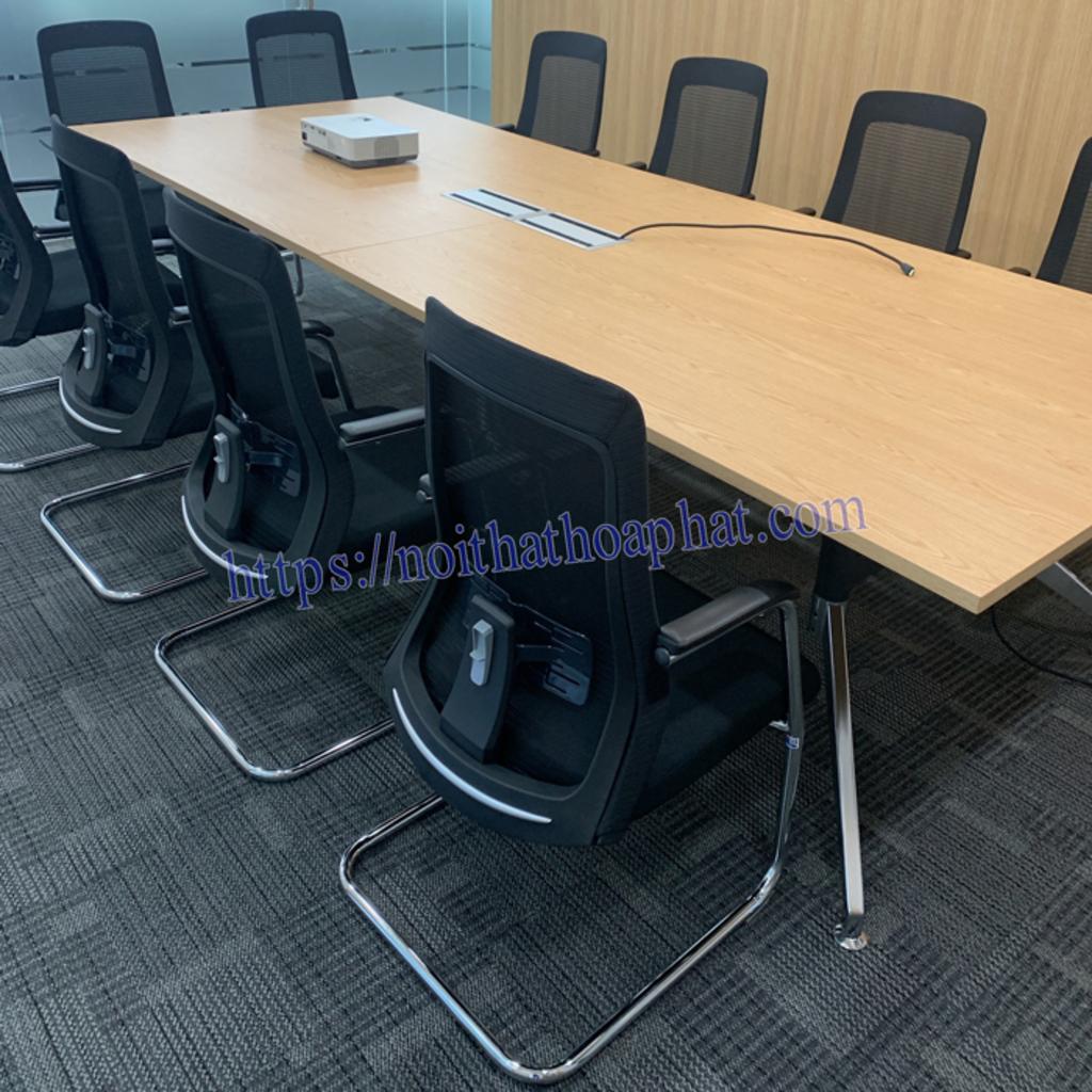 Chân ghế inox 201 Ø25 dày 1.5 ly vừa bền bỉ vừa tạo điểm nhấn thẩm mỹ cho ghế.