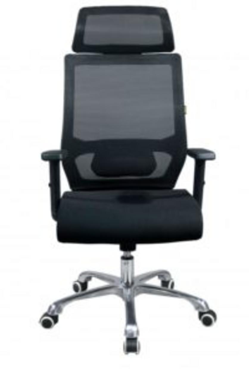 Chân ghế nhôm đúc 5 cánh đảm bảo sự ổn định và bền bỉ cho người dùng.