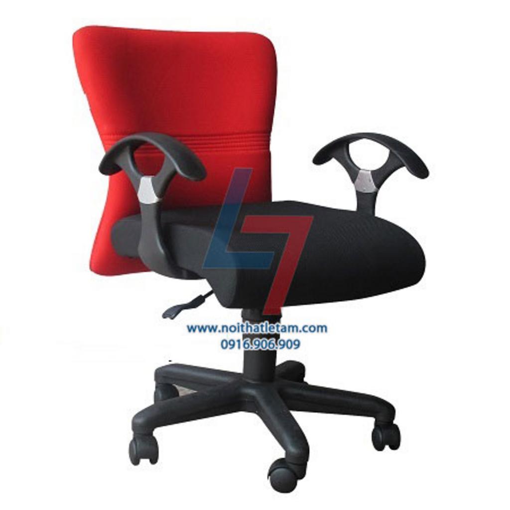 Chân ghế nhựa xoay 5 cánh giúp giữ thăng bằng và dễ dàng di chuyển trong văn phòng.