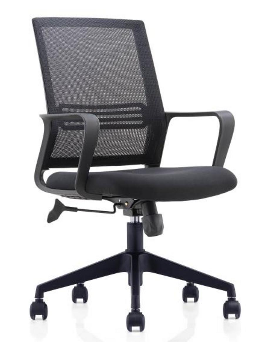 Chân ghế và bánh xe bền bỉ, hỗ trợ di chuyển linh hoạt và ổn định.