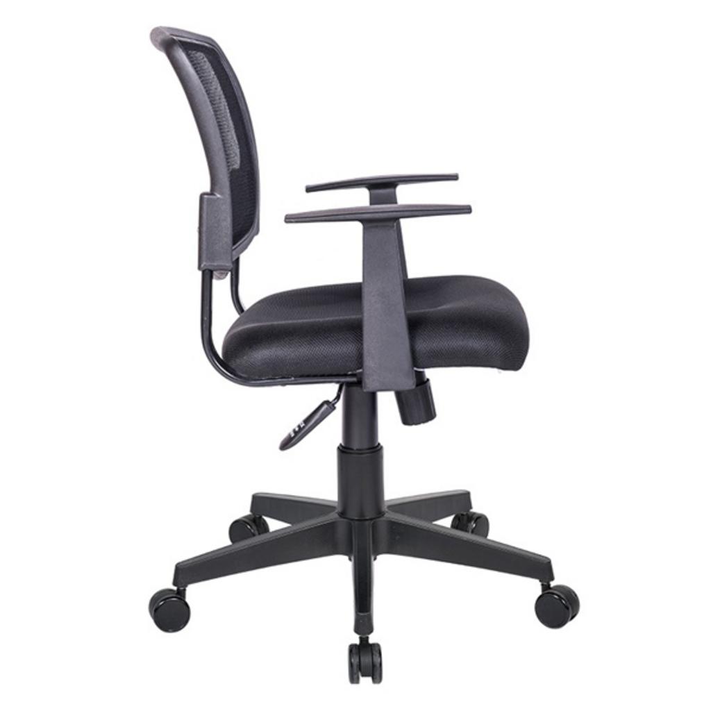 Chân ghế 5 cánh và bánh xe nylon linh hoạt giúp di chuyển nhẹ nhàng và ổn định.