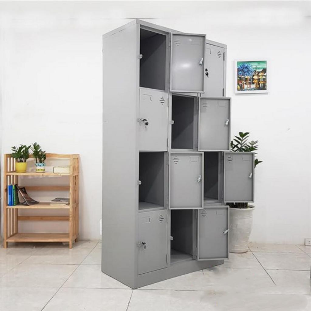 Chân nhựa điều chỉnh giúp tủ cân bằng và ổn định trên mọi bề mặt.