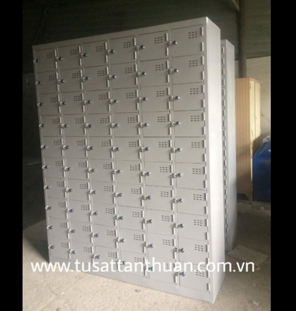 Tole dày 0.5–0.7 mm và khung hàn liền – bền vững trong môi trường công nghiệp.