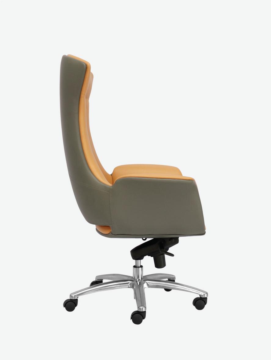 Chi tiết vân gỗ Ash — bền, chống cong vênh và tạo cảm giác ấm áp cho phòng ăn.