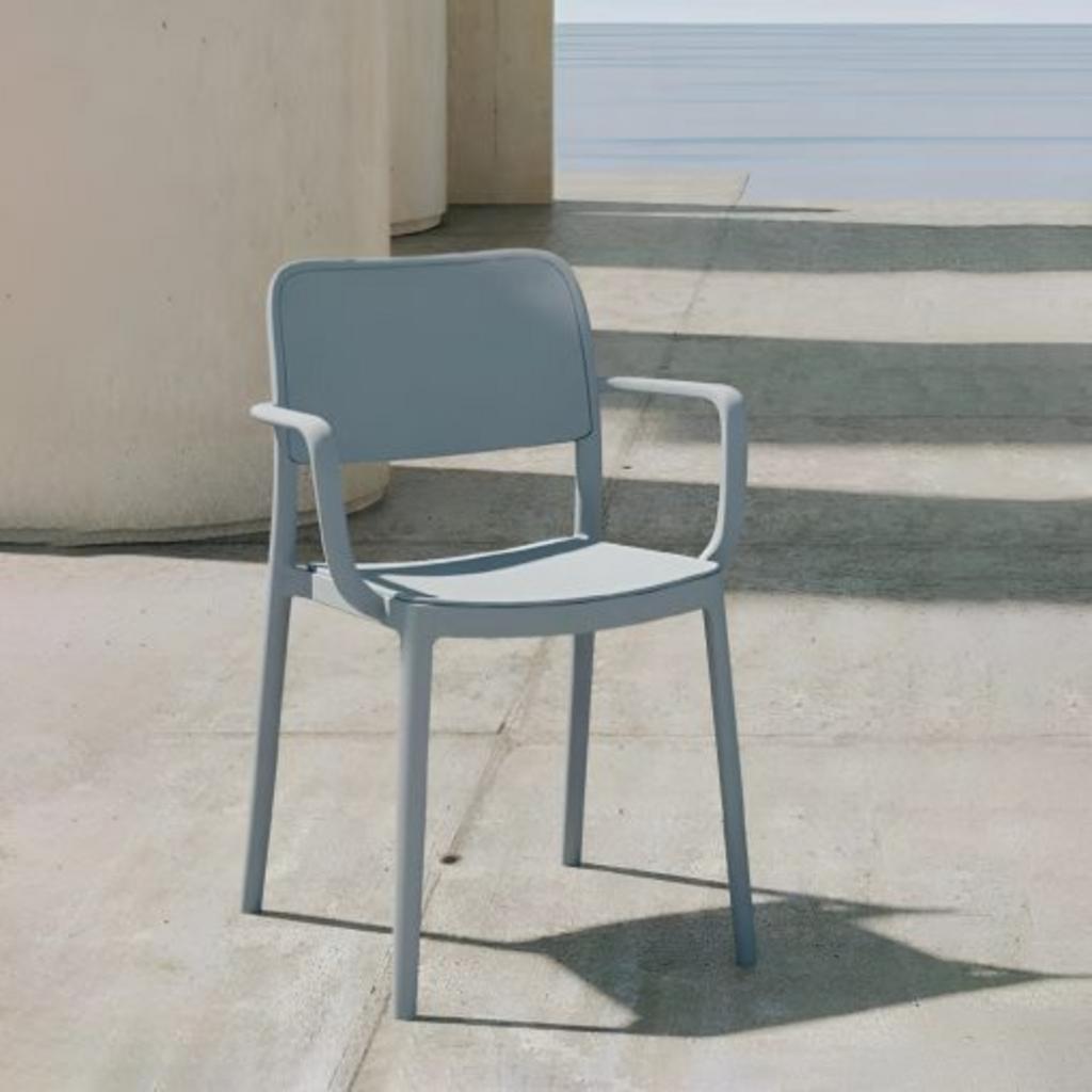 Chất liệu nhựa PP nguyên sinh cao cấp giúp Ghế 3054 bền bỉ và an toàn cho người dùng.