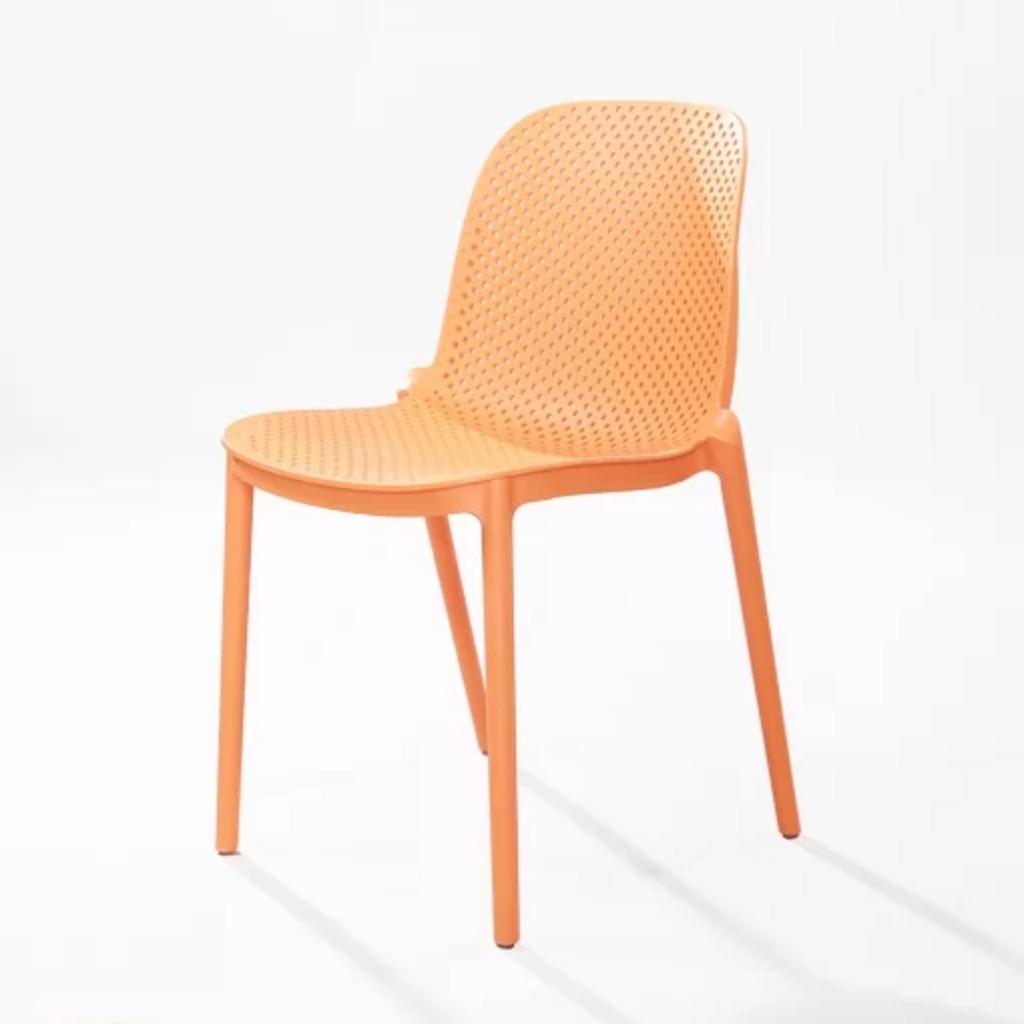 Hình ảnh cận cảnh chất liệu nhựa PP cao cấp nguyên khối của Ghế 3016.